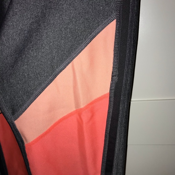 Under Armour Leggings (7/8 Length) - Picture 6 of 9